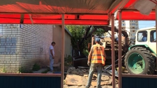 В Кировском районе демонтировали 5 незаконных ларьков