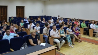 Дмитрий Тепин призвал дольщиков "не забегать вперед"