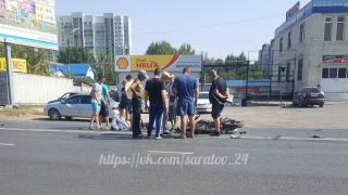 На Ново-Астраханском шоссе мотоциклист протаранил фургон
