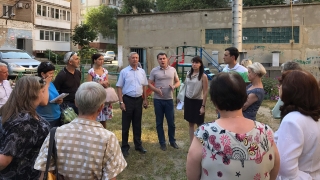 Жители, власти района и УК "Сфера" договорились о конструктивном сотрудничестве