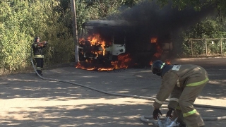 В Балашове на выезде с заправки сгорел пассажирский автобус
