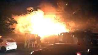 Пожарные потушили частный дом на Политехнической. Видео.