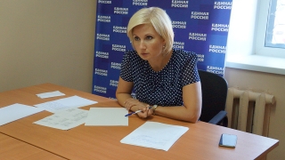 Ольга Баталина обещала помочь молодому фельдшеру и пенсионерке
