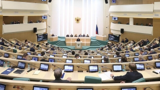 Совфед предлагает высылать из России за "нежелательное поведение"