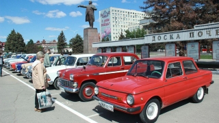Саратовцам предлагают сделать селфи на фоне ретро-автомобилей