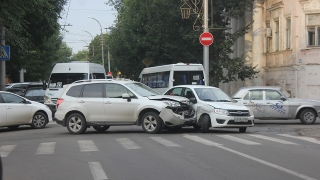 Утренняя авария привела к пробкам на Чернышевского