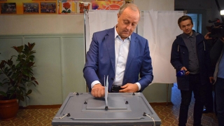 Валерий Радаев проголосовал на избирательном участке