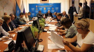 Порывами ветра повреждены крыши 230 домов в Саратовской области