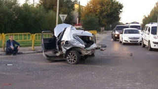 Очевидец: "Шкоду" разорвало пополам после "встречи" с "Ладой Грантой"