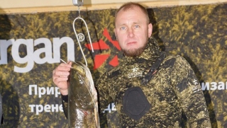 Победитель фестиваля подводной охоты поймал 9-килограммового сома