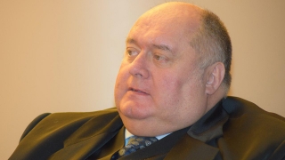 Валентина Матвиенко вручила Сергею Аренину мандат сенатора