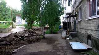 Жители Волжского района возмущены затянувшимся ремонтом двора