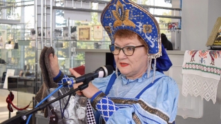 "История одного колхоза". Валерию Радаеву подарили шерстяные носки