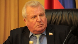 Саратовский профбосс: "Надо что-то делать! У нас люди без трудовых работают!"