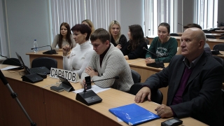 Аспирант Эконома выступил на пленарном заседании Молодежного форума