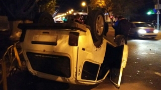 ДТП на Чернышевского: "Нива" опрокинулась на крышу, пострадала девушка