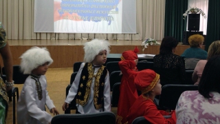 Саратовские дети выучили туркменские танцы, а их родители сварили дымламу