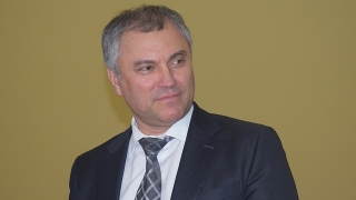 Визит Вячеслава Володина в Саратов задерживается