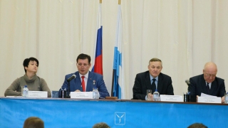 На публичных слушаниях за 20 минут одобрили изменения в устав Саратова