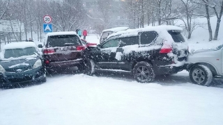 Жителей Саратова ожидает холодный снежный день