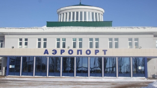"Саратовские авиалинии" задержали четыре рейса