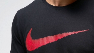 В Балакове из магазина похищены две фирменные футболки "Nike"