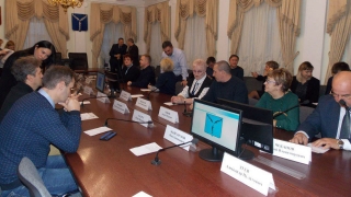 Общественницы об укладке плитки на проспекте: "Каблуки застревают"