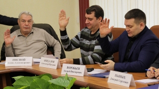 Законопроект Сергея Филипенко о дольщиках назвали "совершенно бестолковым"
