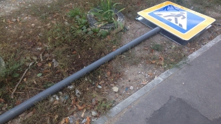 Водитель внедорожника сбил девушку на пешеходном переходе