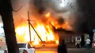 В Саратове горит "Старый Баку"