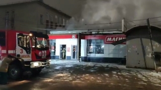 В районе Сенного рынка горят склад, магазин и ларьки