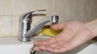Жителям Летного городка вновь отключат горячую воду