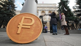 Банки начали устанавливать комиссии за переводы по номеру телефона