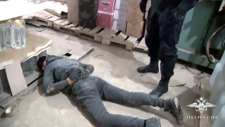 Саратовская полиция выявила склады с паленым алкоголем. Двое задержанных