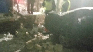 Пьяный водитель "Мерседеса" уничтожил остановку в Елшанке и врезался в дом