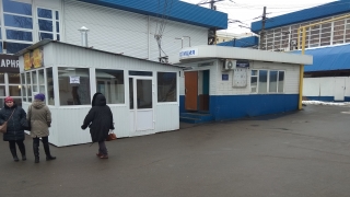 Торговцы лепешками заблокировали вход в пункт полиции Саратова