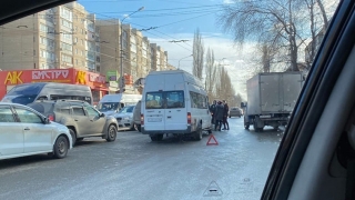 На переходе в центре Энгельса "Гранта" сбила женщину