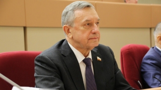 На пост главы комитета по госстроительству претендуют Бушуев и Есипов