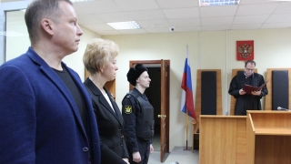 Суд не стал отстранять Наталью Мазину от должности министра