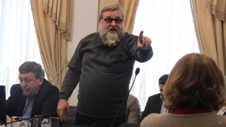 Депутат гордумы "допросил" чиновника в душевой ФОКа "Заводской"