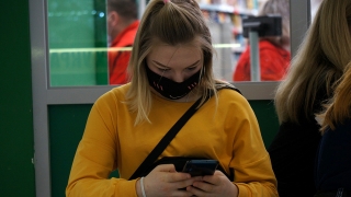 Карантин в школах Саратова продлен еще на неделю