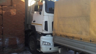 В Балашове водителя насмерть зажало между кабиной и прицепом грузовика