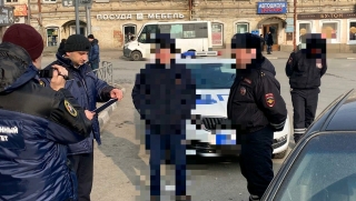 На Радищева водитель пытался подкупить инспектора ДПС за 500 рублей