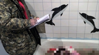 Жительница Саратова обнаружила в ванной мертвую младшую сестру
