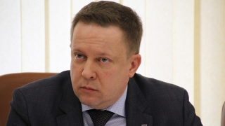Гендиректор газовой компании призвал коммунистов "прекратить базар" в думе