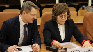 Депутаты пресекли попытки коммунистов оскорбить Валентину Гречушкину