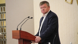 Мэр о доме на Майской: "Стоит октябрь. Но если упереться, сдадим августом"