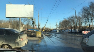 Московское шоссе встало в пробках из-за ремонта Трофимовского моста