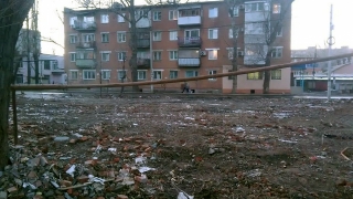 В Энгельсе укрепили провисшую газовую трубу рядом с поликлиникой и школой