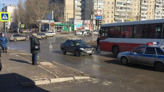В Солнечном водитель иномарки сбил трех детей и их бабушку